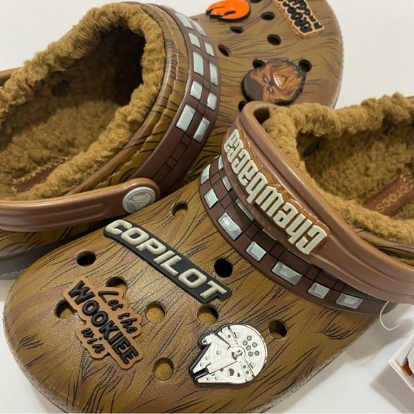 ‼️‼️🚨SOLD 🚨‼️‼️Star Wars Chewbacca Crocs Clogs - Picture 4 of 12